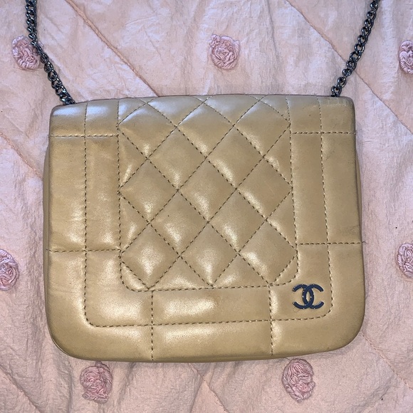 Authentic Vintage Chanel Crossbody Purse - Picture 1 of 11